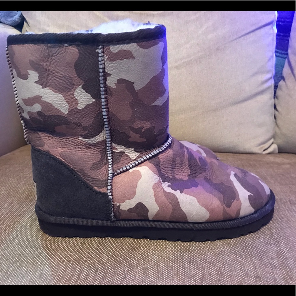 Camo Uggs Size 8